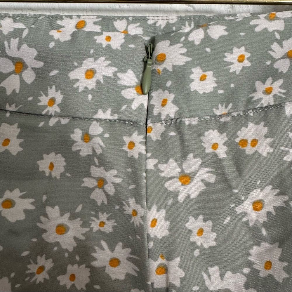 SHEIN Daisy Floral High-Low Skirt - Size Small $12 - Picture 7 of 13